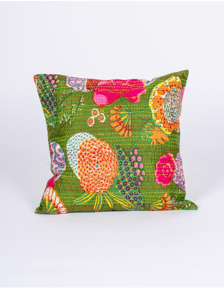 Housse de coussin faite main avec fond vert floral