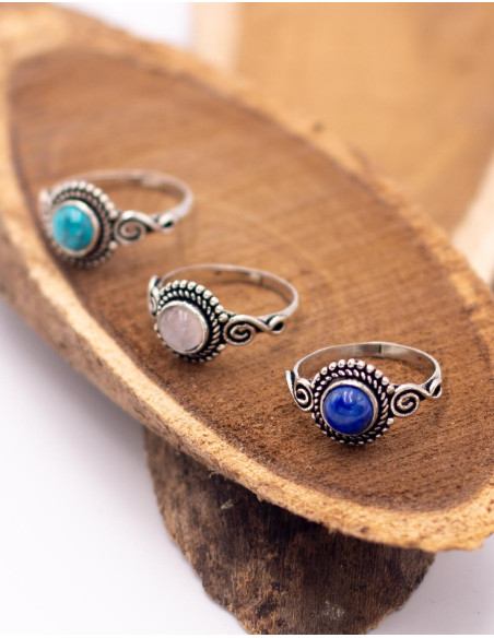 Bague en argent faite main avec pierre minérale