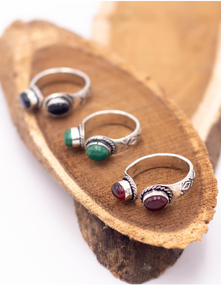 Bague ouverte artisanale ornée de deux pierres minérales – Style bohème