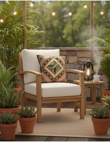 Almofada preta bordada com motivos indianos,...