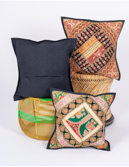 Almofada preta bordada com motivos indianos, 40x40 cm – Capa étnica exclusiva