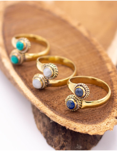 Bague indienne artisanale en or ornée de...