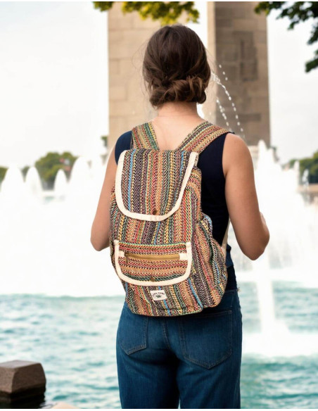 Zaino unisex Kimago : autentico artigianato indiano in canapa, multifunzionale e regolabile.