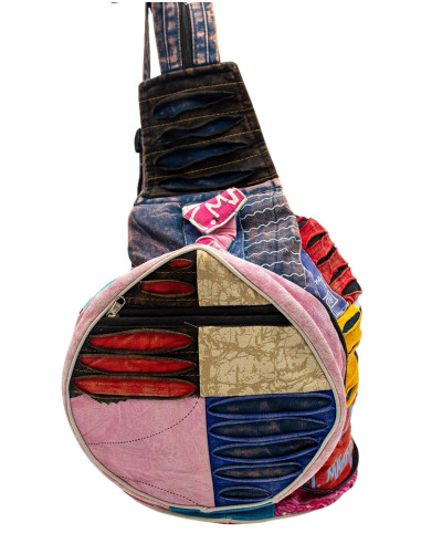 Hippie-Patchwork-Rucksack, der sich in ein...