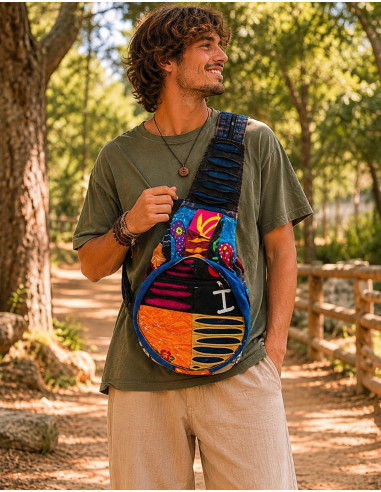 Hippie-Patchwork-Rucksack, der sich in ein...