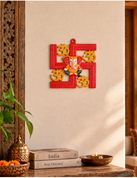 Imagem de Ganesha em metal com símbolos Om – Decoração indiana