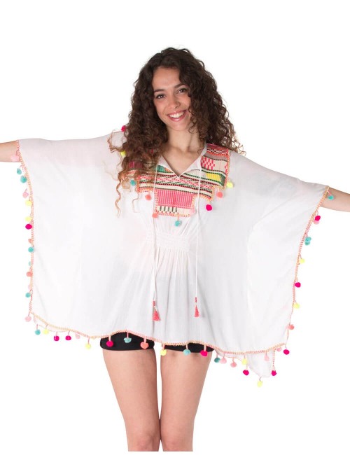 Poncho bordado de branco boho-chic