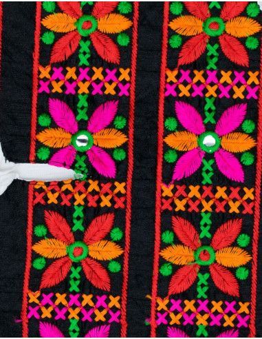 blusa-blanca-tallas-grandes-bordado-pompones-hippie-chic